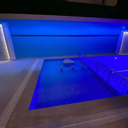 Luxus Pool Whirlpool On The Roof Alanya
